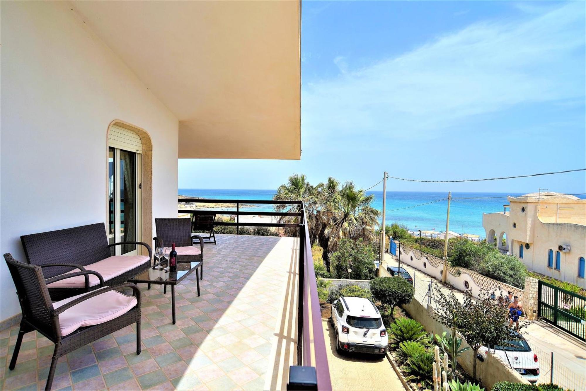 Tra Cielo E Mare - Spiaggia San Lorenzo Reitani Exterior foto
